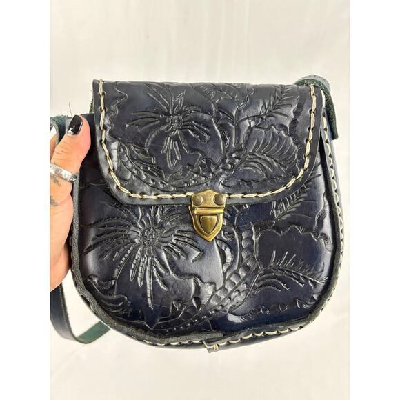 Black Leather Hand-Tooled Embossed Mexican Floral Artisanal Crossbody Green VTG - Picture 16 of 16